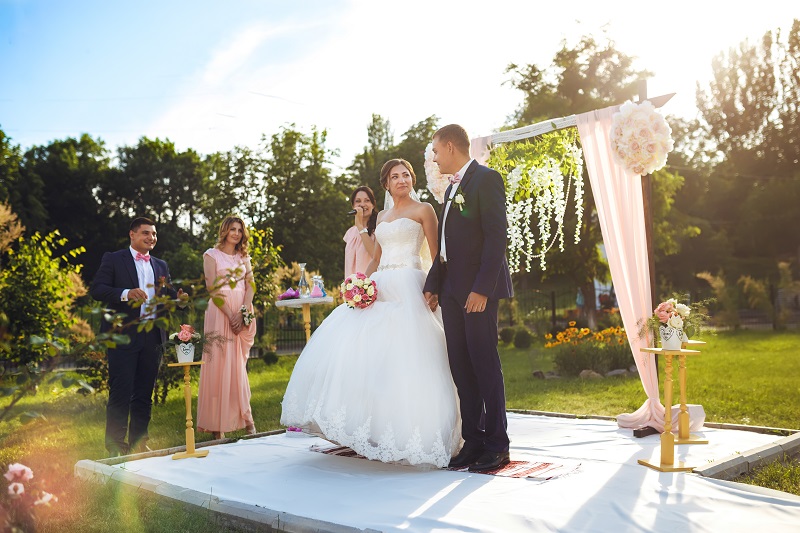 plan your wedding without any stress at the alter