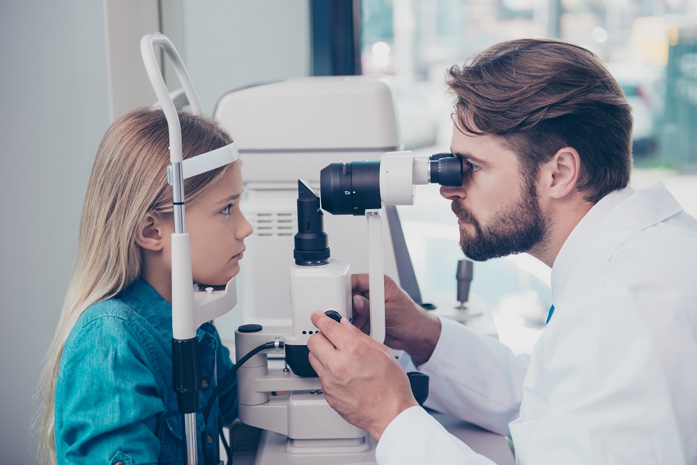 What Is the Role of An Optometrist and Why Should You Visit Him?