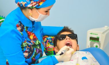 Choose a pediatric dentist to improve your kid’s dental health