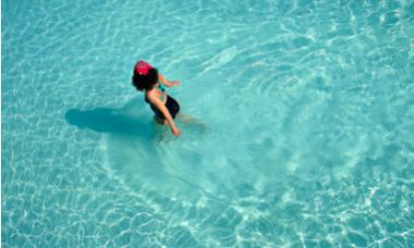 Four Ways to Keep Your Skin Healthy When Swimming on Vacation