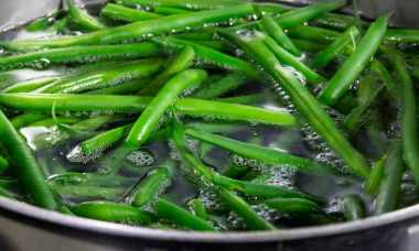 Blanching green beans