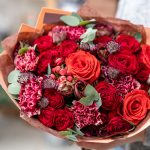 7 Best Ways To Surprise Your Girlfriend With Flowers