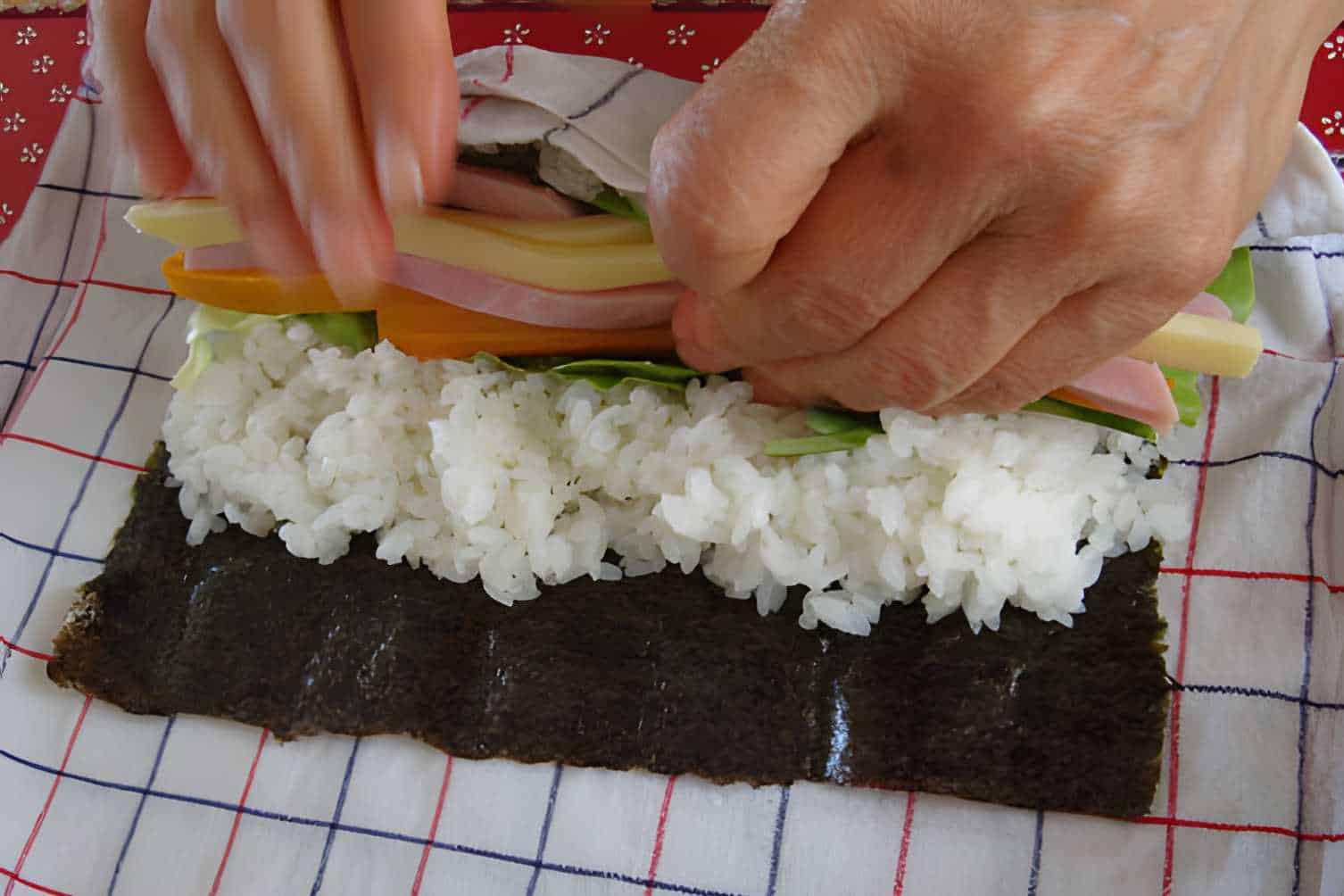 how-to-roll-sushi-without-a-mat
