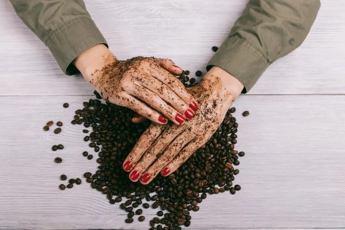 coffee beans scrub for removing onion smell