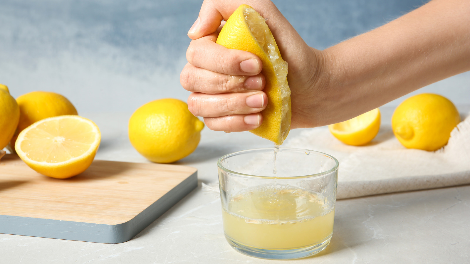 squeeze lemon to remove onion smell